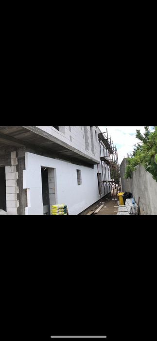 Construcții case la roșu sau cheie