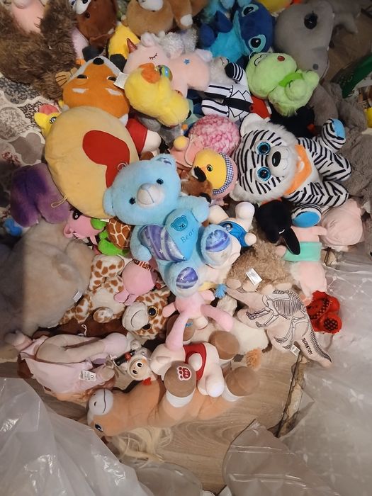 Плушени играчки над 90 броя