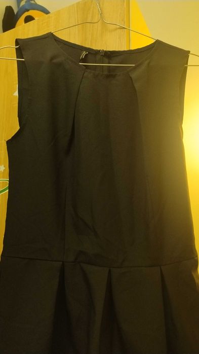 Rochita cu croiala eleganta pentru birou sau casual