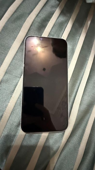 Продам айфон 14+