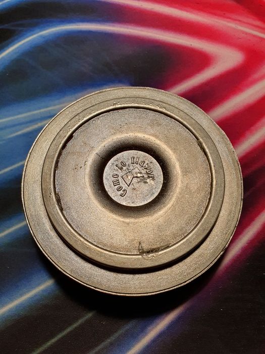 Продам пепельницу Marlboro