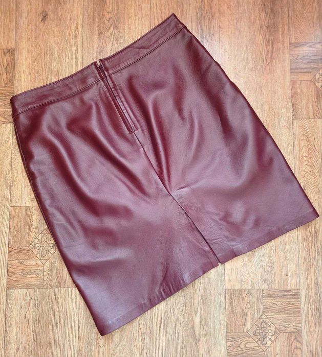 Юбка кожаная. Размер 48.