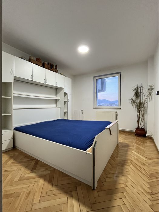 Vand Apartament cu 4 Camere pe Bld Regele Ferdinand 81
