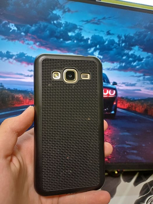 Телефон Samsung Galaxy J3 (2016)