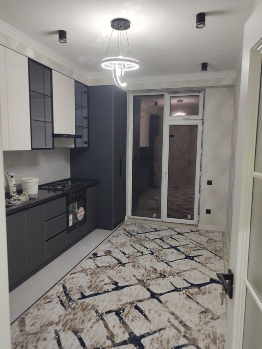 Сдаю свою укомплектованную  2 комнатную новую квартиру на долгий срок.