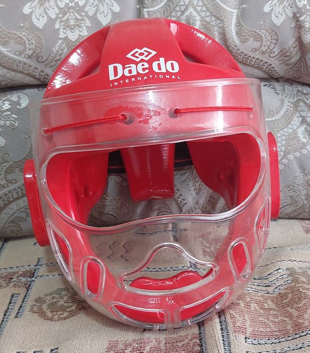 Продам шлем для таеквондо