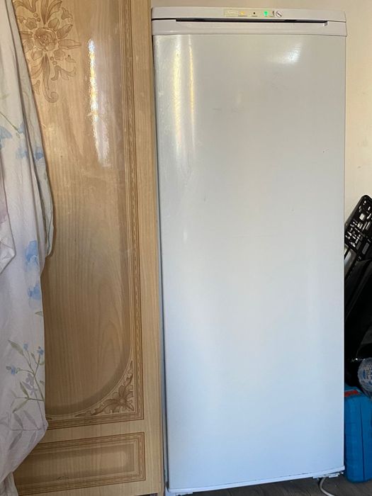 Продам морозильник
