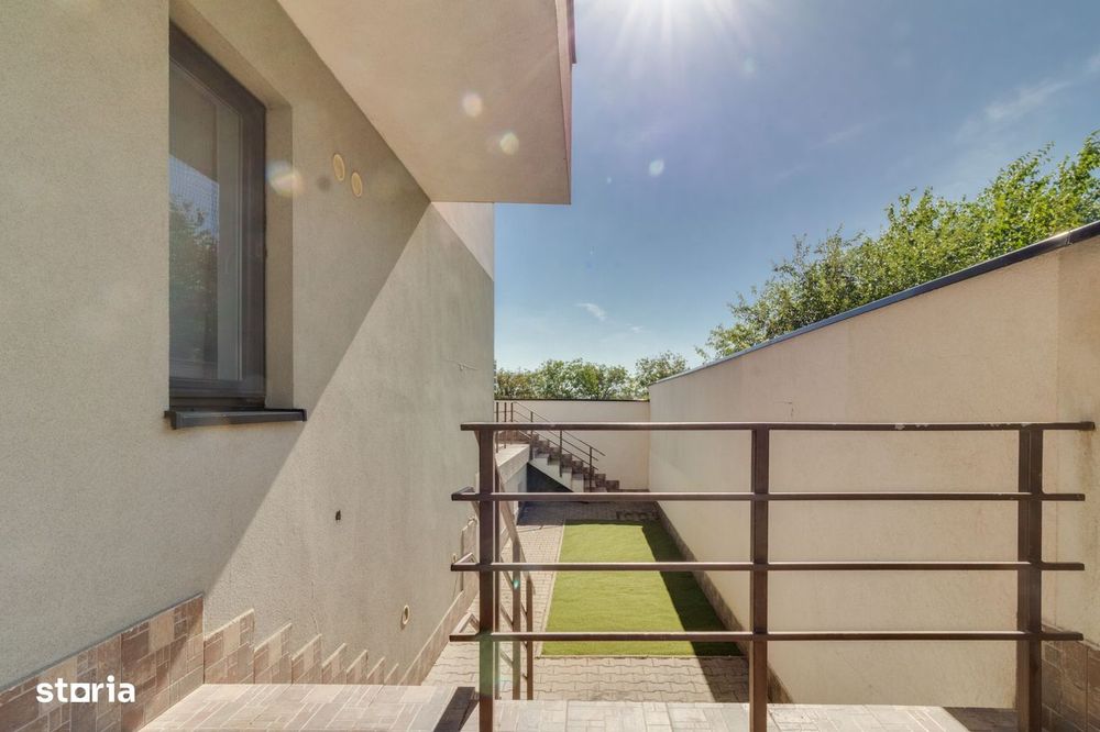 3 camere, LUMINOS, 100 mp + gradina 150 mp, View SUPERB,  Parcare!