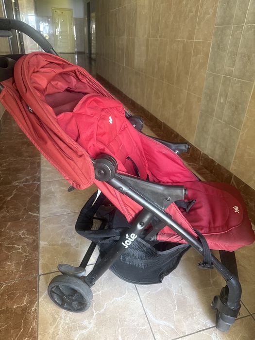 Продаю коляску Joie
