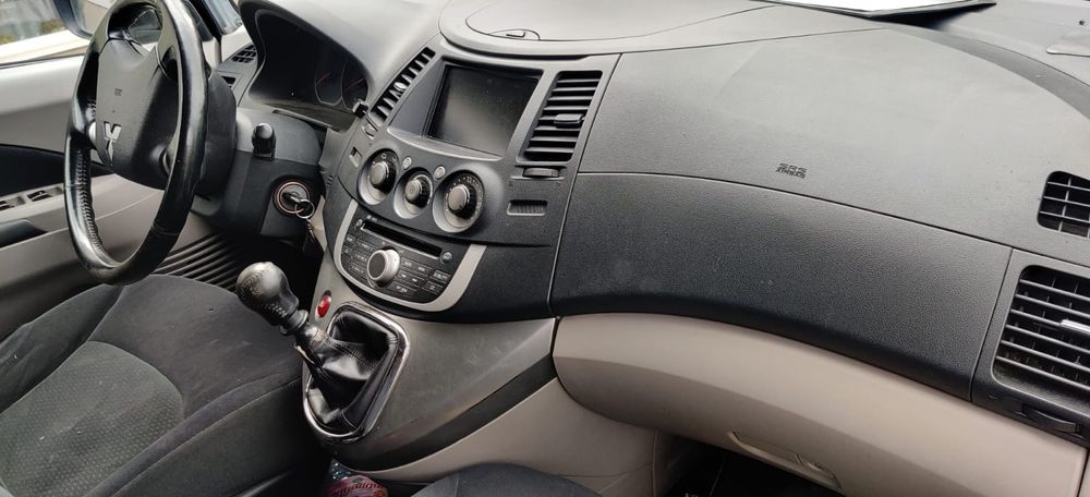 Mitsubishi Grandis 2008