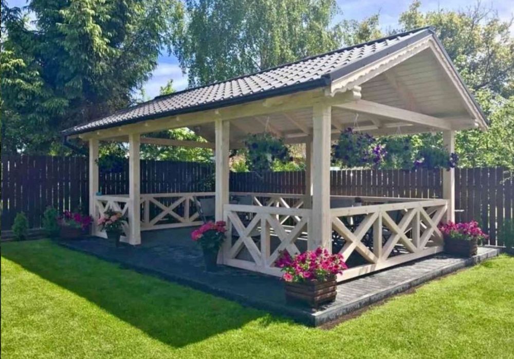 Echipa de foișoare din lemn și terase