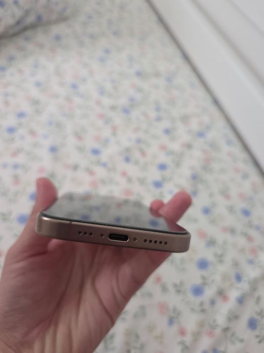 Продам Iphone 16 pro 256 gb в хорошем состоянии