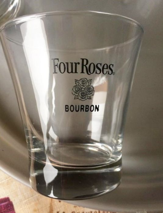 Чаши Four Roses за бърбан или⁷ ⁷уиски, нови