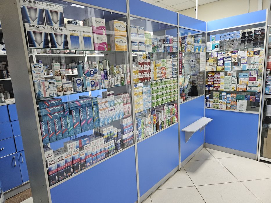 Продается аптечная мебель в хорошем состоянии