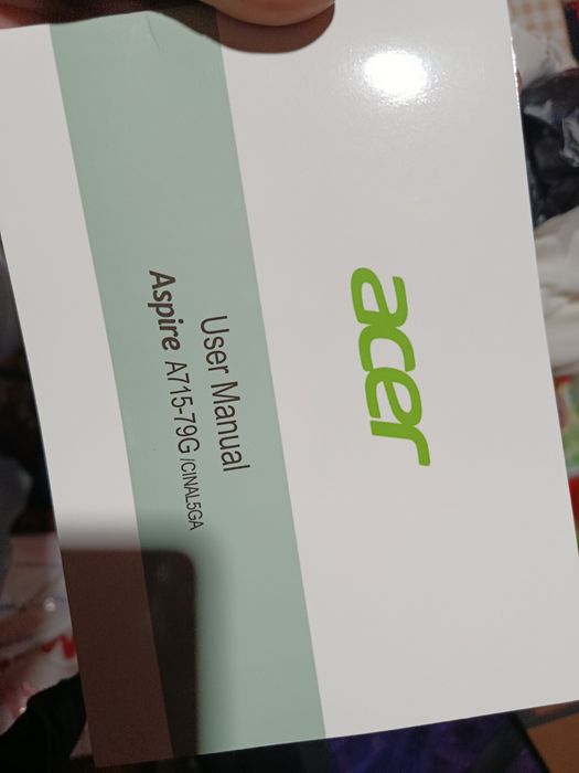 Noutbuk sotiladi yengi koʻp ishlatilmagan