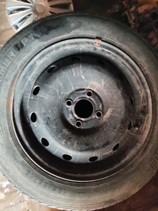 Продам комплект резины с дисками