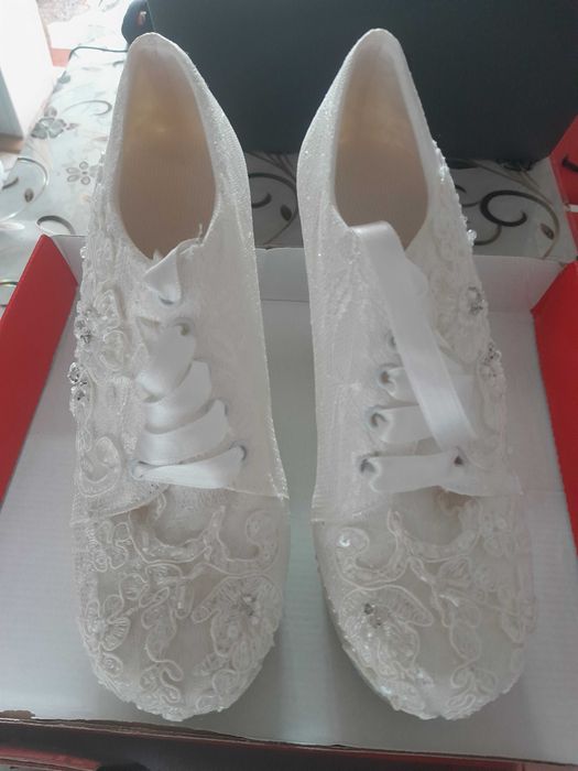 pantofi  NOI  pentru mireasa cu platforma