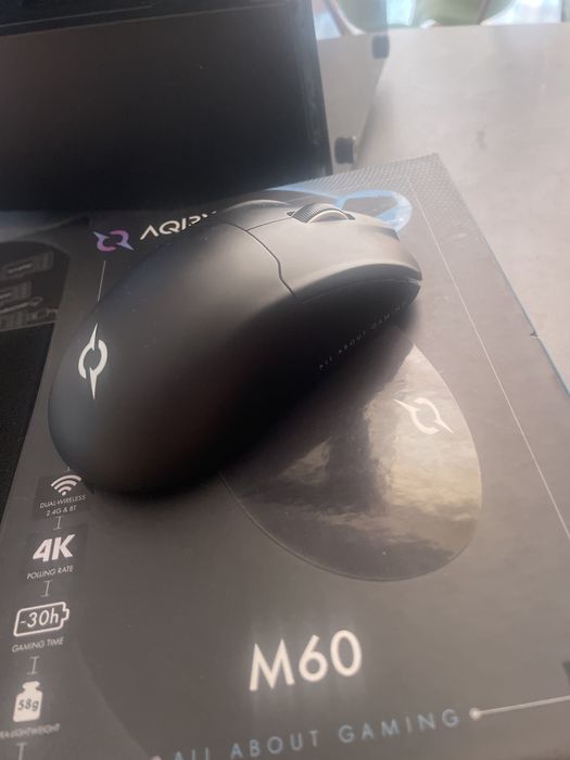 Mouse Aqirys M60 ca nou
