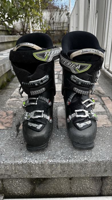 Clăpari schi TECNICA 28.0 / EU 43–44 / 326mm / Flex 85–90 – Stare bună