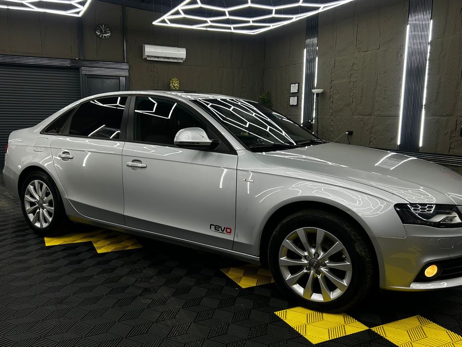 AUDI A4 2010 — imagine 2