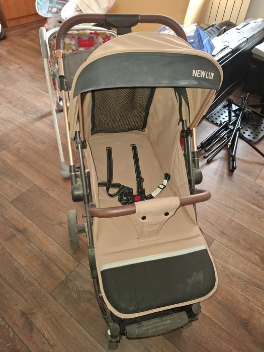 Прогулочная коляска