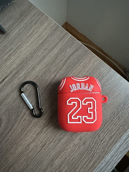 Кейсове за AirPods 1 и AirPods 2