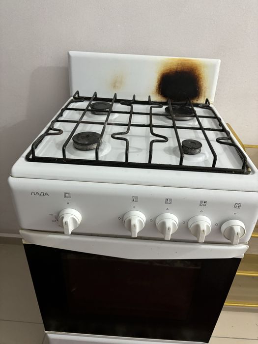 Продам газ плиту