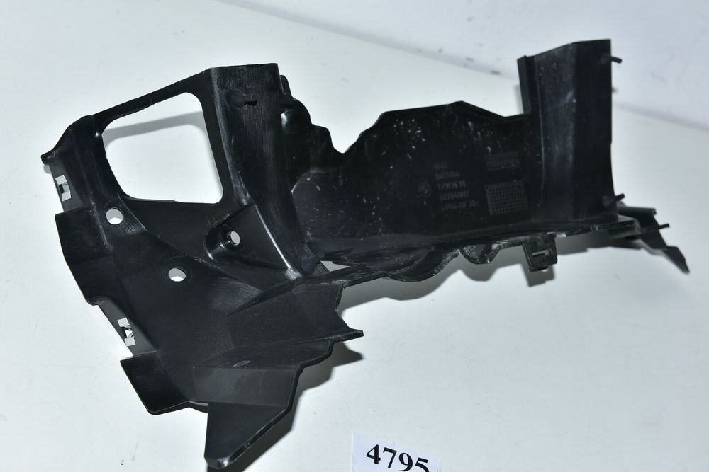 BMW F900XR K84 Conductă de evacuare a aerului 46638403904