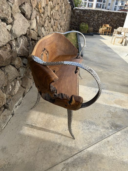 Пейка от дърво и метал