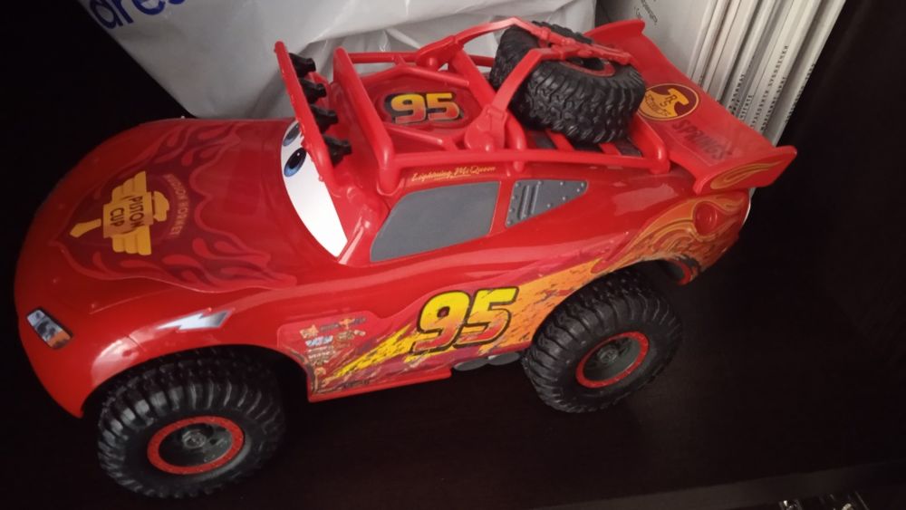 Детски коли Маккуин и Хот уилс акула