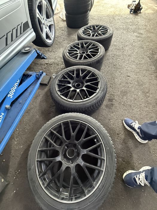Шина с диской Mersedes AMG,245/40/18