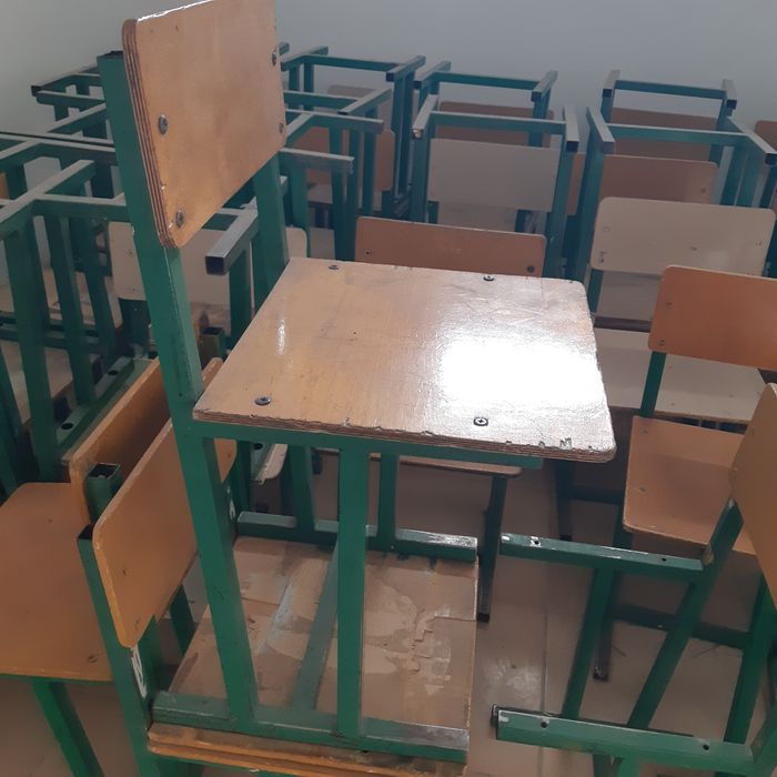 Stulchalar sotiladi 60 ta holati juda ham ajoyib