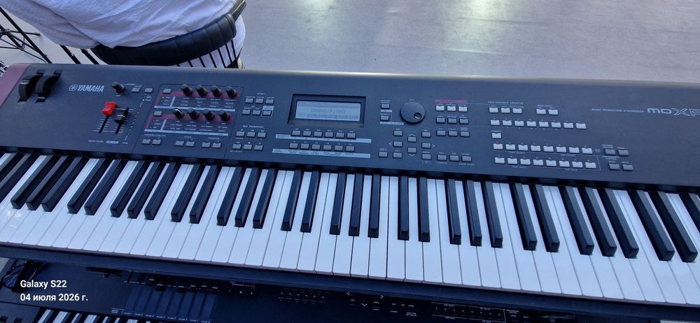 Yamaha moXF8 ,синтезатор,клавиши