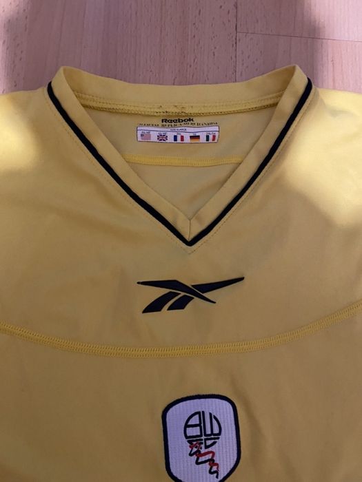 Оригинална футболна тениска.