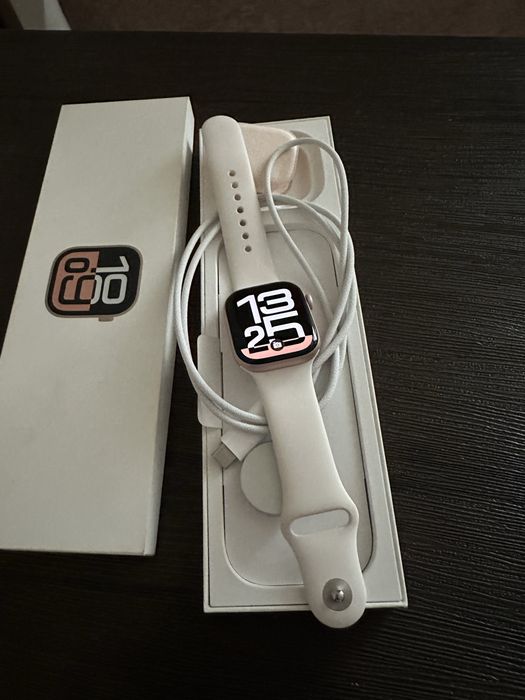 Apple watch 10, в отличном состоянии