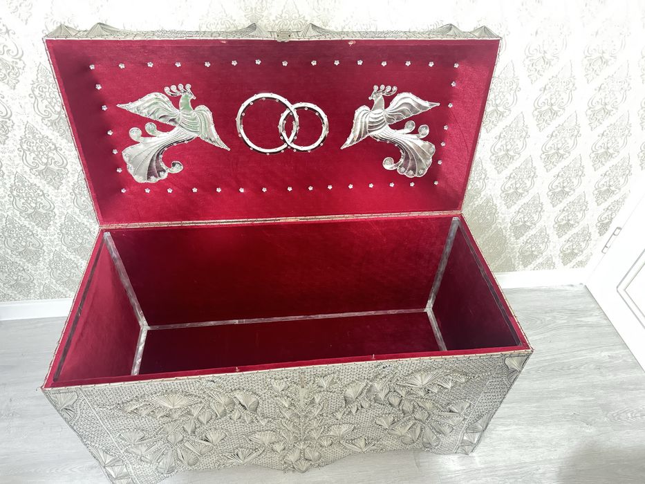 Сандуқ сотилади 2-дона ҳолати зўр. Sanduq sotiladi 2-dona holati zur.