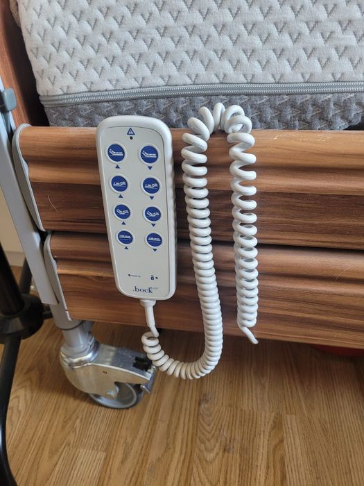 Електрическо регулируемо болнично легло