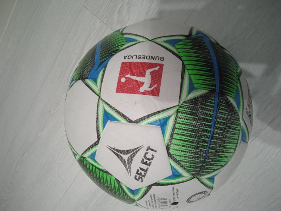 Футбольный мяч DerbyStar