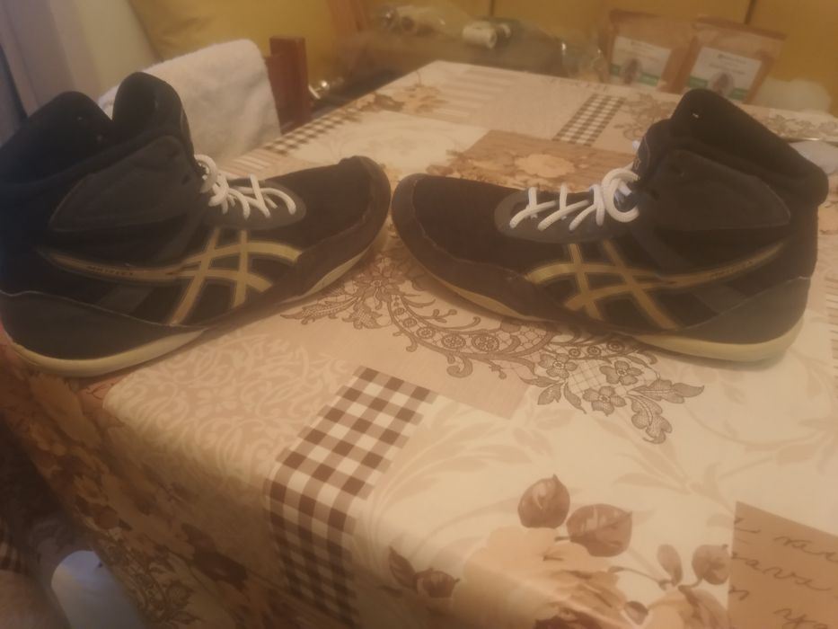 Борцовки  четири чифта