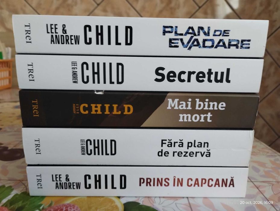Vand pachet de 5 carti de Lee Child 120 lei