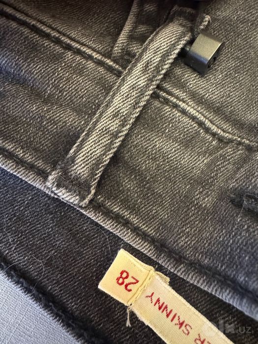 Джинсы Levis 28 размер, новые