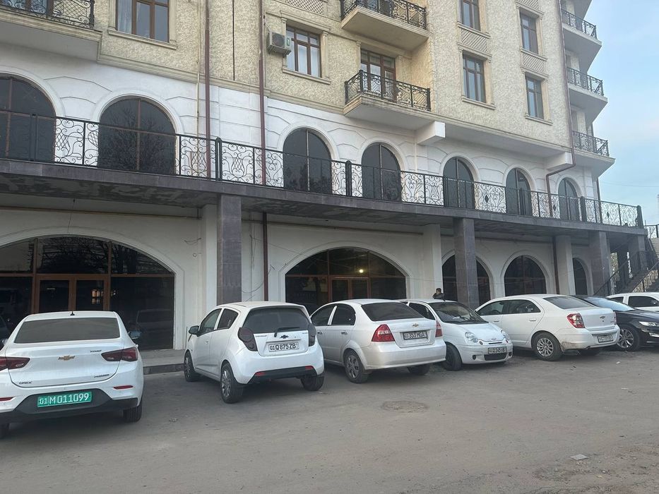 Срочно продается коммерческое помещения 400 кв.м Узбум первая линия