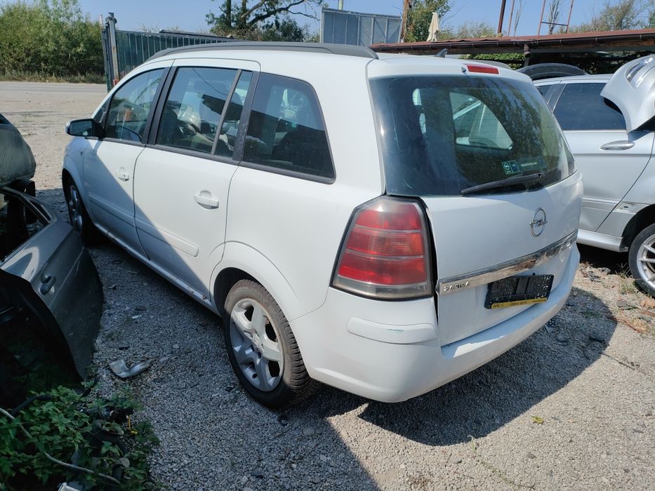 Продавам на части Опел Зафира Б 1.9тдци