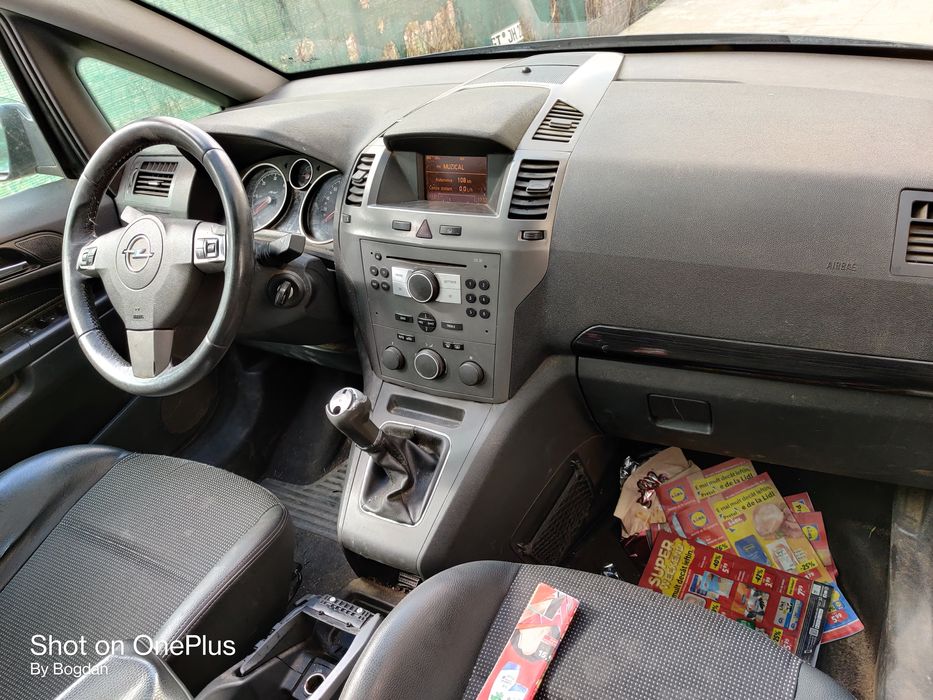 Vindem piese rezultate din dezmembrarea unui Opel Zafira B