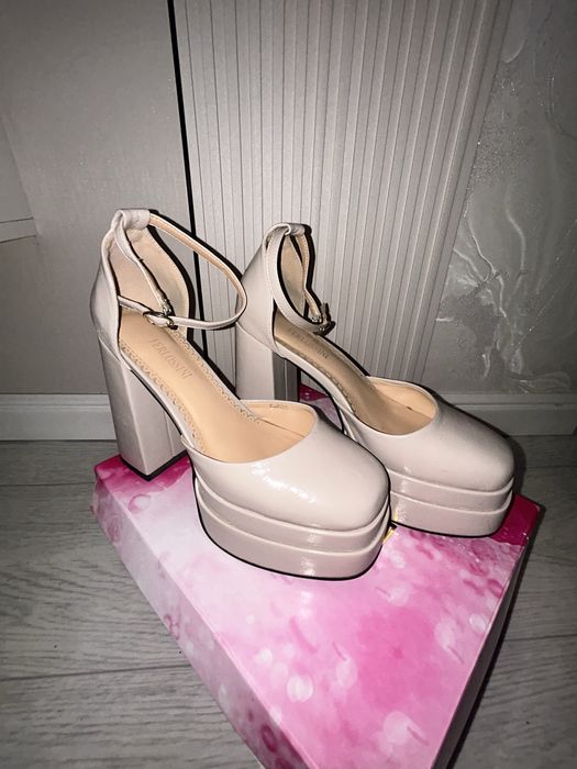 Туфли на массивной платформе и каблуке