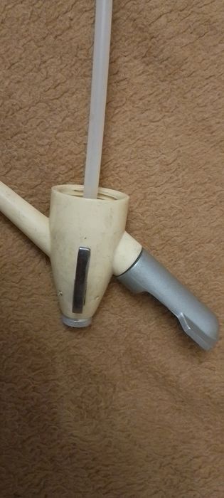 Продавам сифон за сода.
