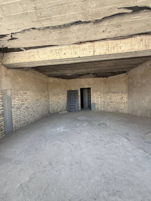 3 хонали 135 квадратли катта квартира сотилади