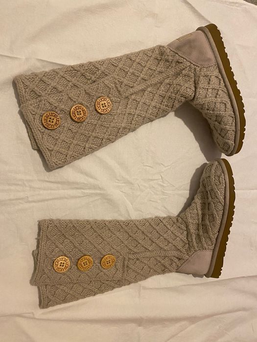 Ugg crem până la genunchi