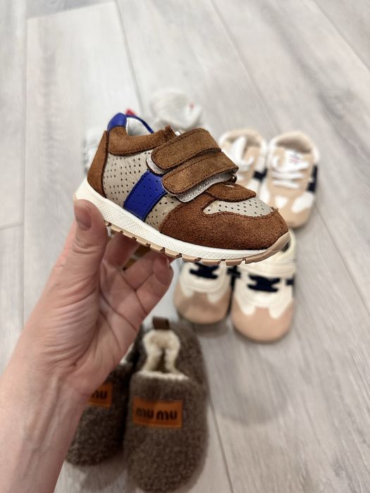 Продам детскую обувь