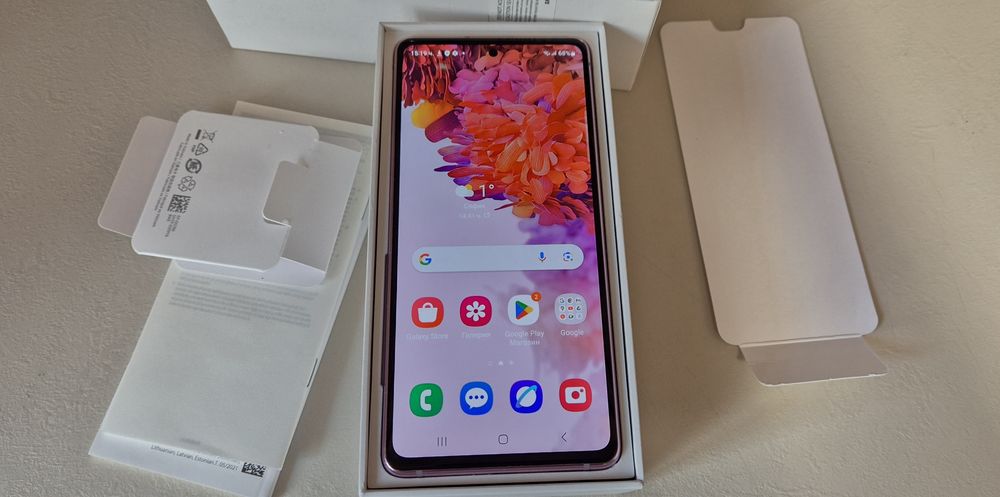 Samsung Galaxy S20 FE перфектен